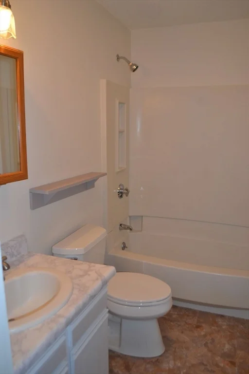 2 bed, 1 bath apartment for rent at 369 Aiken Ave Unit 21, Centralville — photo 13 of 24