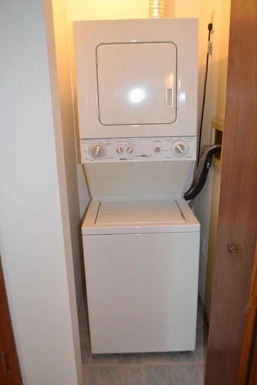2 bed, 1 bath apartment for rent at 369 Aiken Ave Unit 21, Centralville — photo 23 of 24