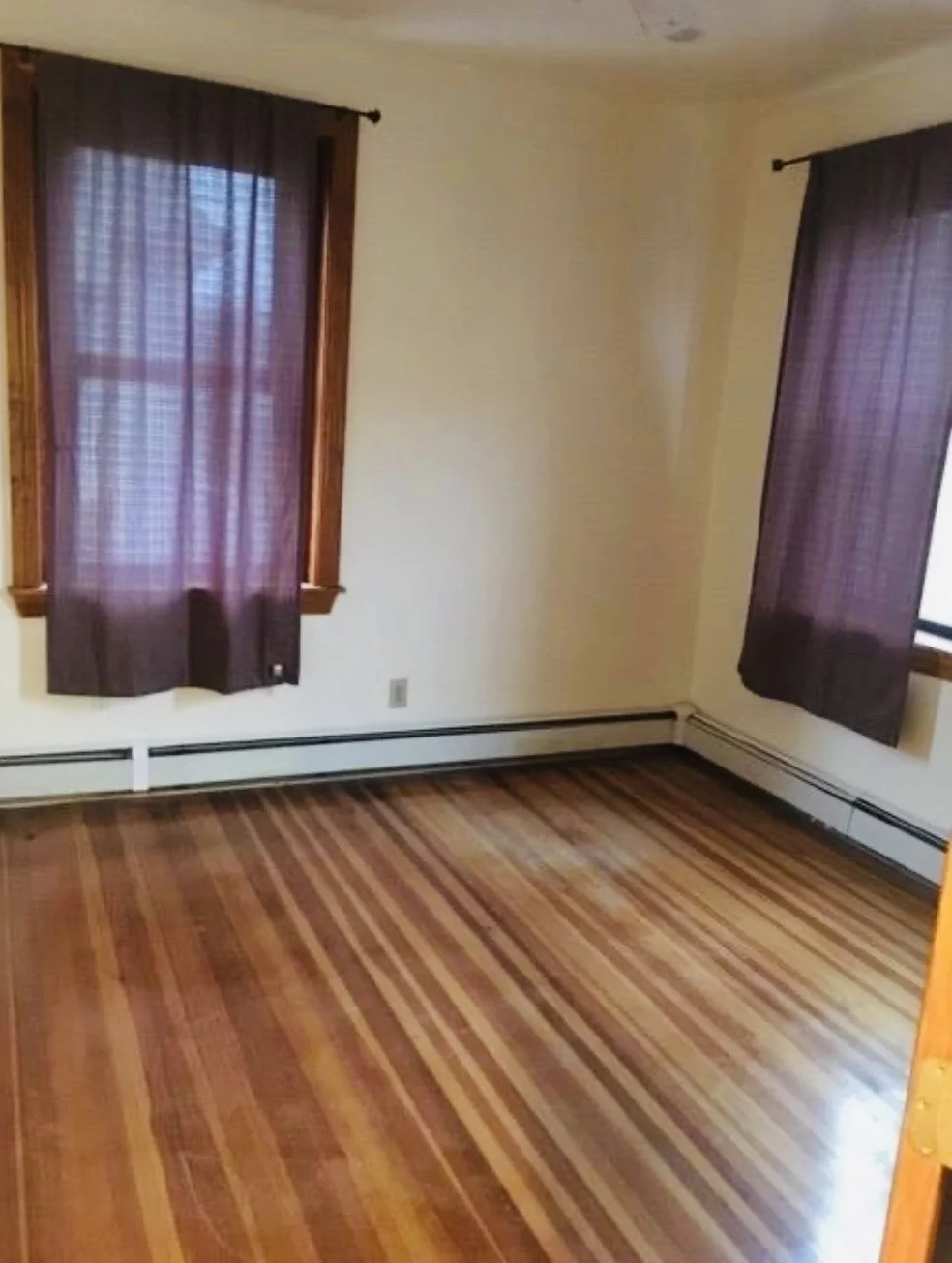 4 bed, 1.5 bath apartment for rent at 369 Centre St Unit 2, Dorchester — photo 5 of 7