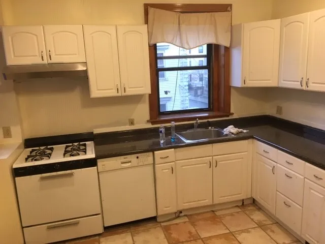4 bed, 1 bath apartment for rent at 369 Centre St Unit 2, Jamaica Plain
