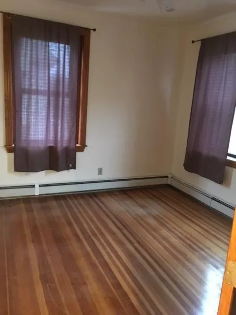 4 bed, 1 bath apartment for rent at 369 Centre St Unit 2, Jamaica Plain — photo 3 of 9