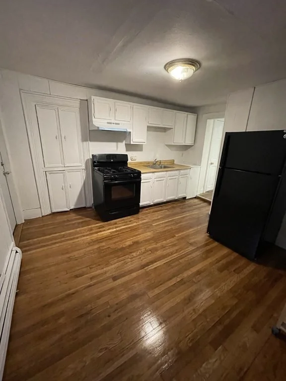 4 bed, 2 bath apartment for rent at 369 Prospect St Unit 2, Wellington-Harrington — photo 2 of 16