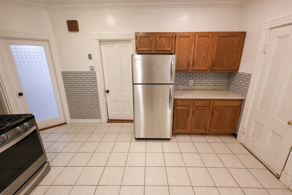 2 bed, 1 bath apartment for rent at 369 Savin Hill Ave Unit 1, Dorchester — photo 2 of 19