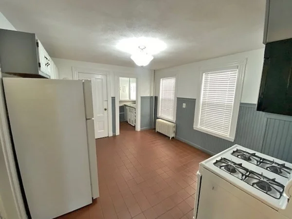 2 bed, 1 bath apartment for rent at 369 Savin Hill Ave Unit 2, Dorchester — photo 7 of 19