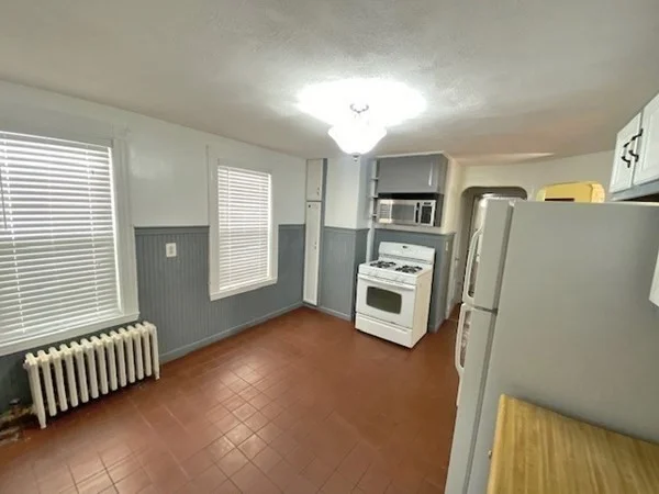 2 bed, 1 bath apartment for rent at 369 Savin Hill Ave Unit 2, Dorchester — photo 3 of 19