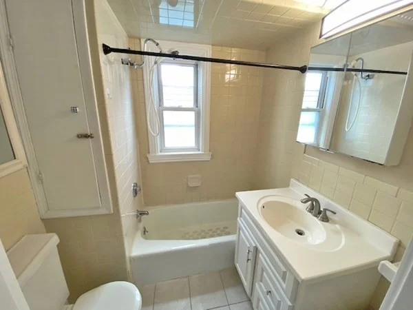 2 bed, 1 bath apartment for rent at 369 Savin Hill Ave Unit 2, Dorchester — photo 8 of 19