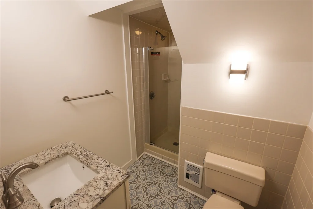 1 bed, 1 bath apartment for rent at 369 Savin Hill Ave Unit 3, Dorchester — photo 5 of 16