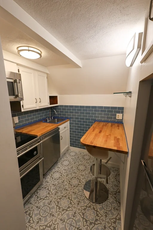 1 bed, 1 bath apartment for rent at 369 Savin Hill Ave Unit 3, Dorchester — photo 3 of 16