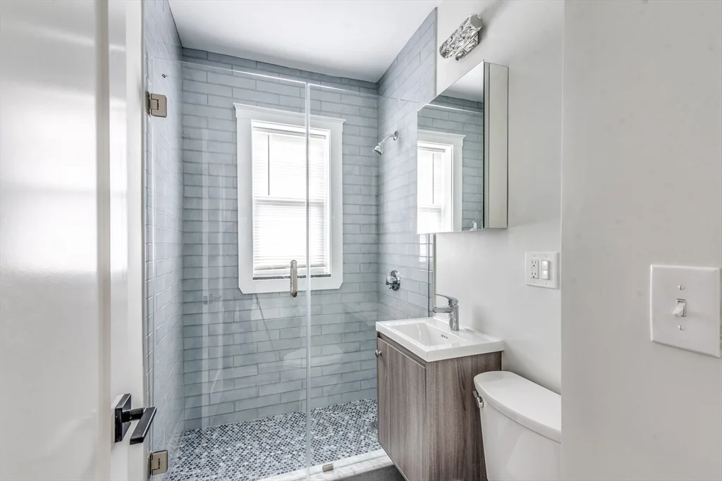 2 bed, 1 bath apartment for rent at 369 Tappan Unit 6, Beaconsfield — photo 10 of 10