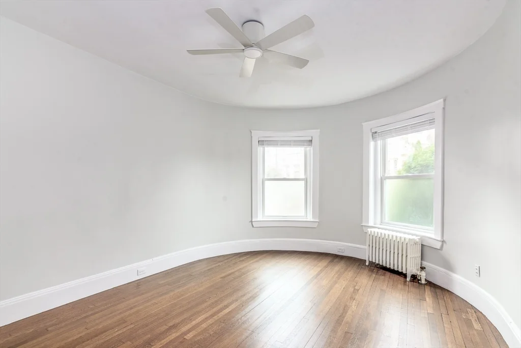 2 bed, 1 bath apartment for rent at 369 Tappan Unit 6, Beaconsfield — photo 8 of 10