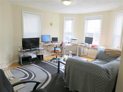 2 bed, 1 bath apartment for rent at 369 Western Ave Unit 1, Riverside — photo 3 of 7