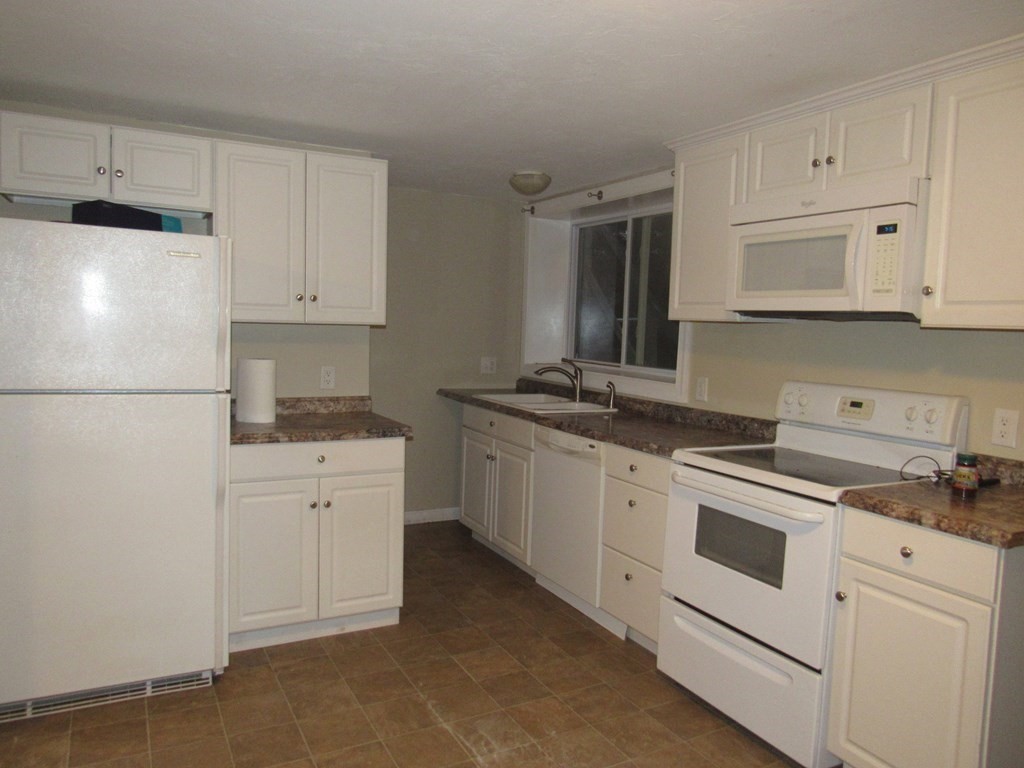 1 bed, 1 bath apartment for rent at 36B Main St Unit 1, Shrewsbury — photo 10 of 18