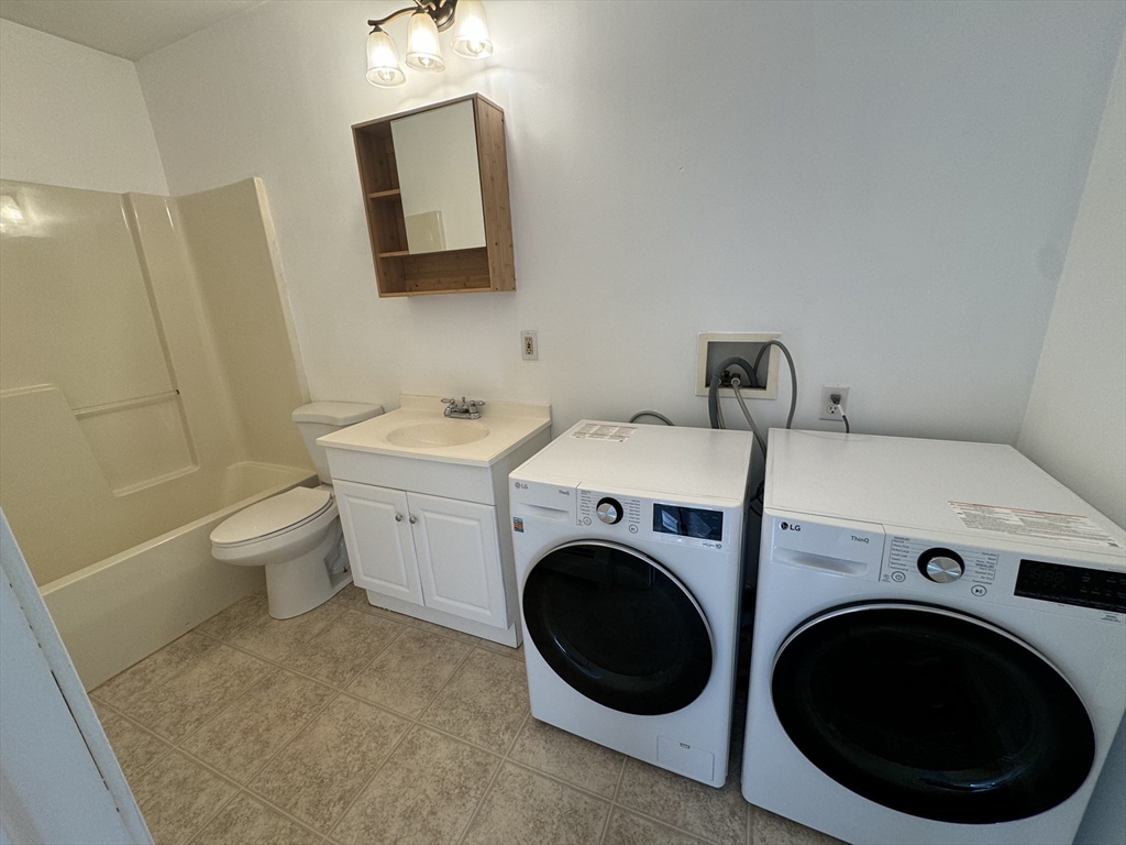 1 bed, 1 bath apartment for rent at 36B West Unit 0, Pepperell — photo 5 of 5