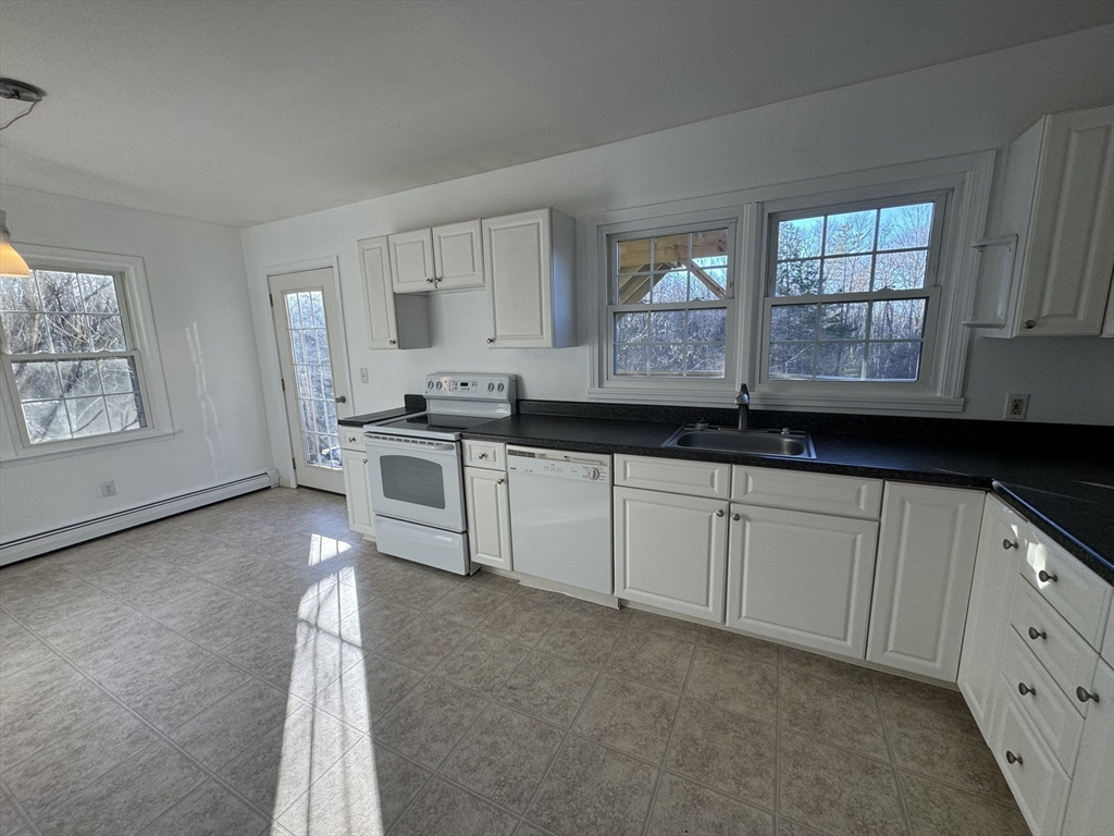 1 bed, 1 bath apartment for rent at 36B West Unit 0, Pepperell — photo 1 of 5