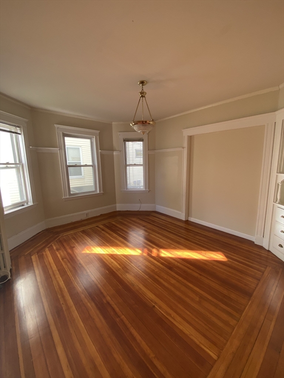 4 bed, 1 bath apartment for rent at 37-39 Belknap St Unit 2, West Somerville — photo 5 of 22