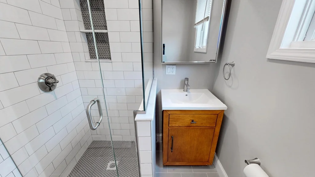 4 bed, 2 bath apartment for rent at 37-39 Belknap St Unit B, West Somerville — photo 23 of 27