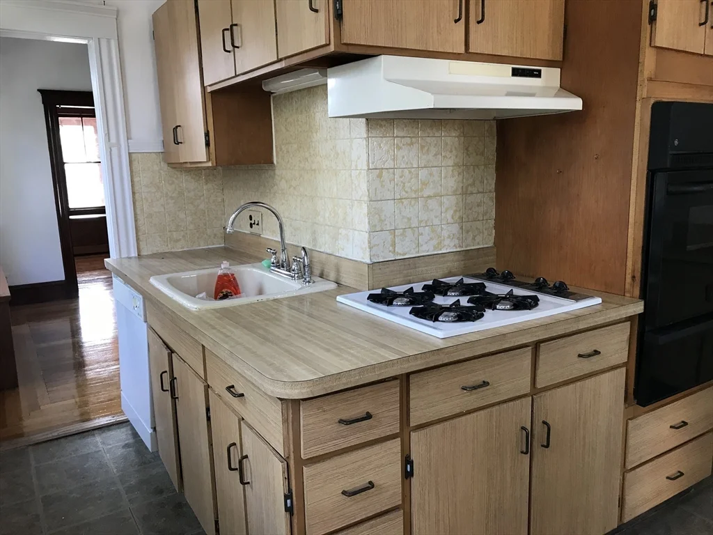 2 bed, 1 bath apartment for rent at 37-39 Fairmount St Unit 2, Somerville — photo 2 of 13