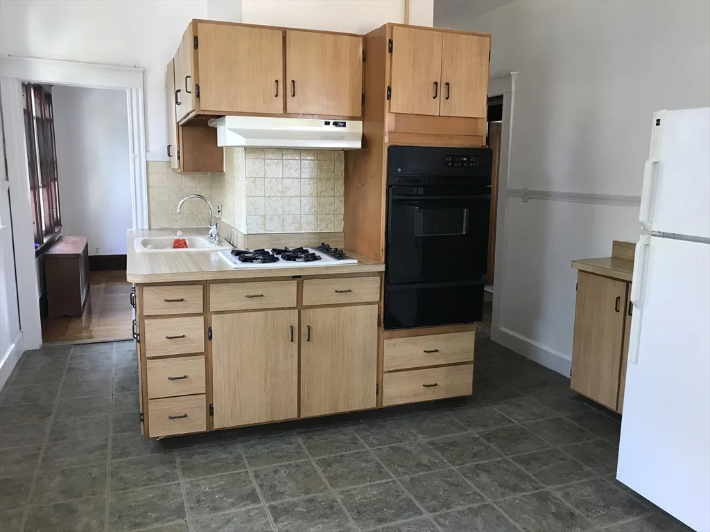 2 bed, 1 bath apartment for rent at 37-39 Fairmount St Unit 2, Somerville — photo 3 of 13