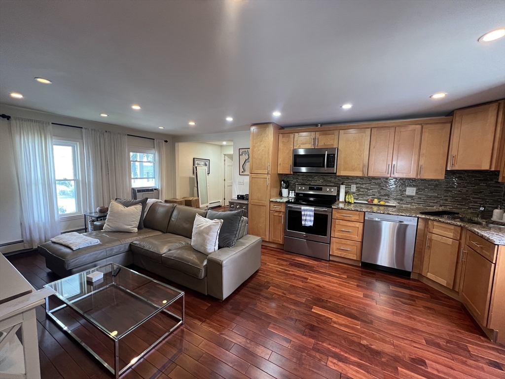 2 bed, 1 bath apartment for rent at 37-39 Spruce St Unit 37, Winchester — photo 2 of 20