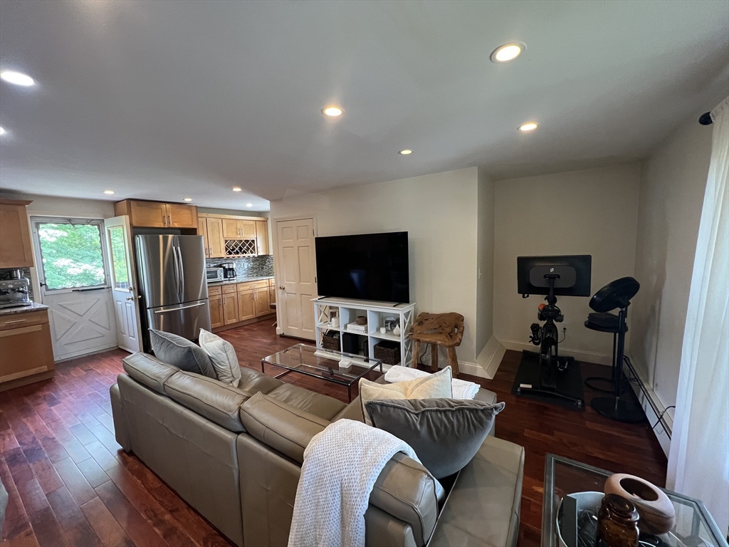 2 bed, 1 bath apartment for rent at 37-39 Spruce St Unit 37, Winchester — photo 9 of 20