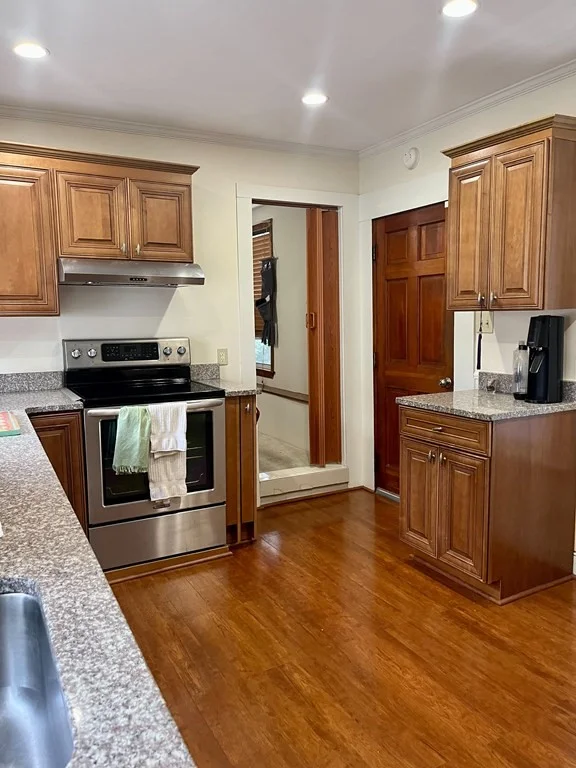 2 bed, 2 bath apartment for rent at 37 Alpine Unit Somerville, Davis Square — photo 3 of 19