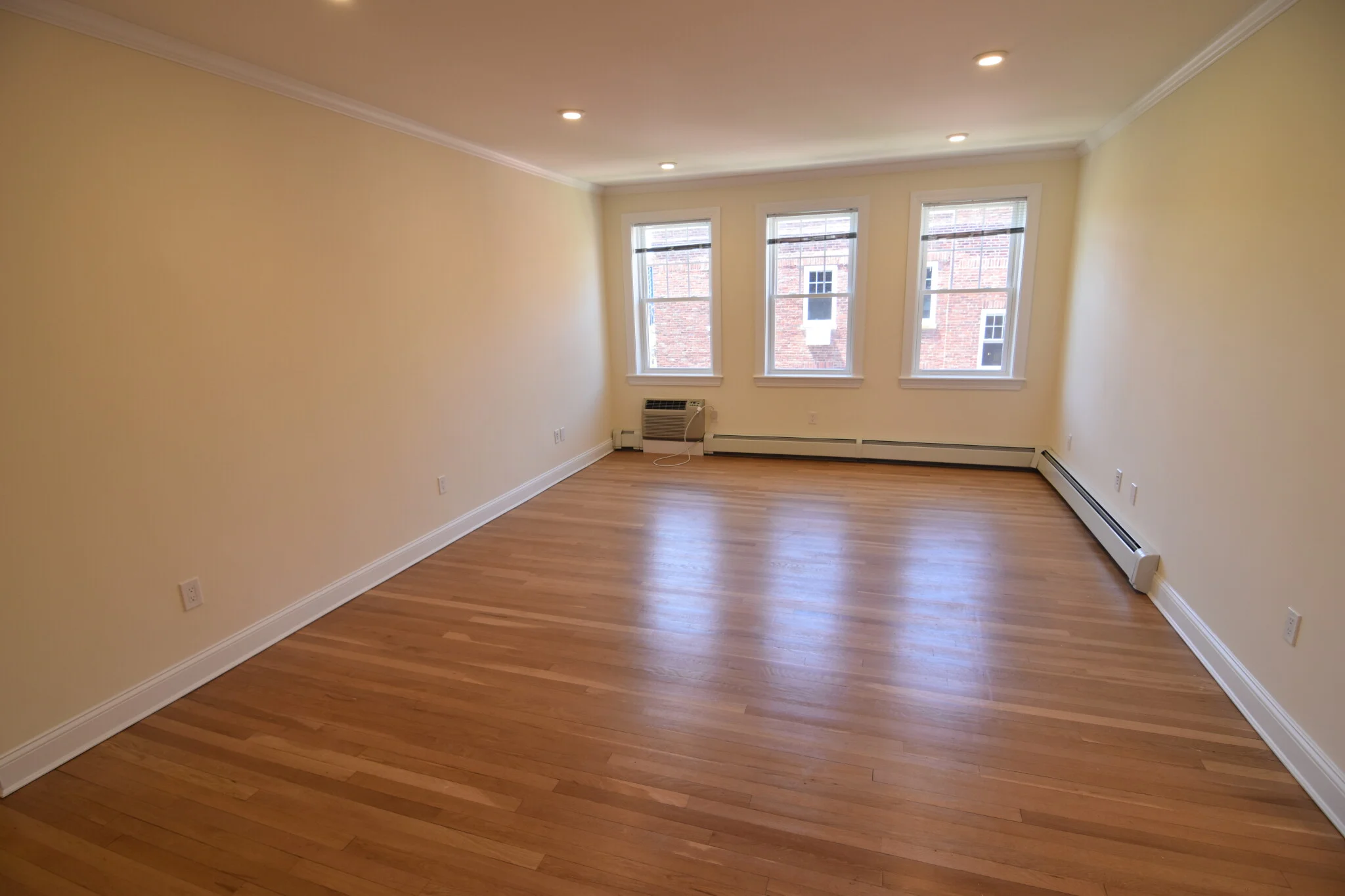 1 bed, 1 bath apartment for rent at 37 Auburn St Unit 3, Coolidge Corner — photo 4 of 11