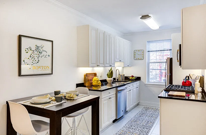 1 bed, 1 bath apartment for rent at 37 Auburn St Unit 37-1, Coolidge Corner