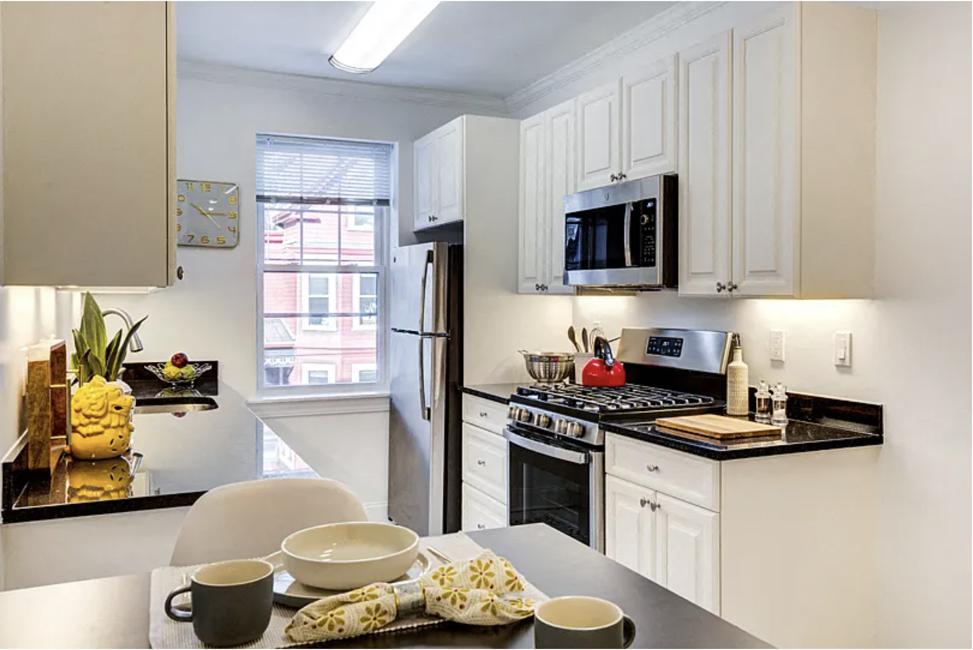 1 bed, 1 bath apartment for rent at 37 Auburn St Unit 37-1, Coolidge Corner — photo 6 of 8