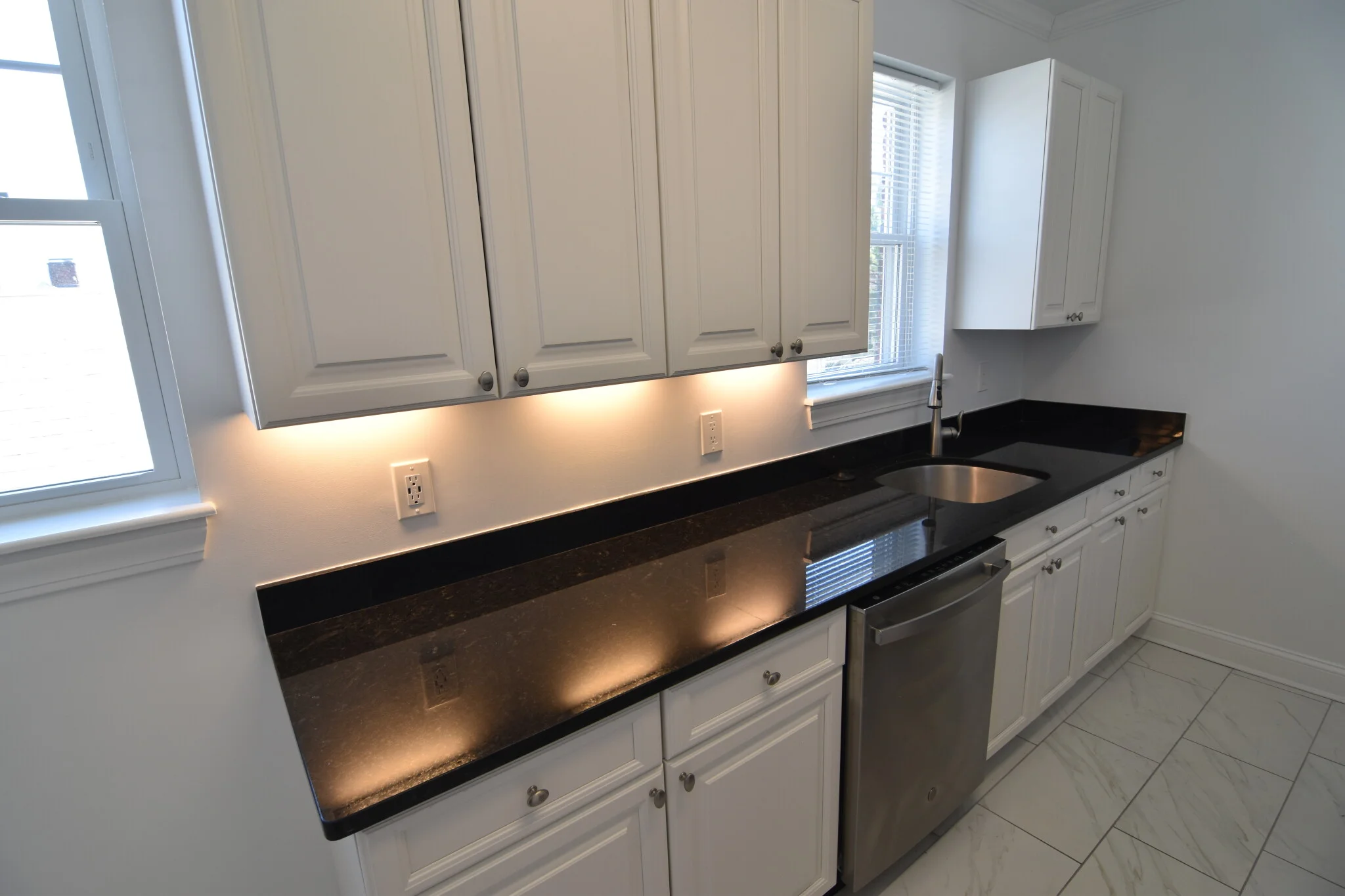 1 bed, 1 bath apartment for rent at 37 Auburn St Unit 6, Coolidge Corner — photo 2 of 11