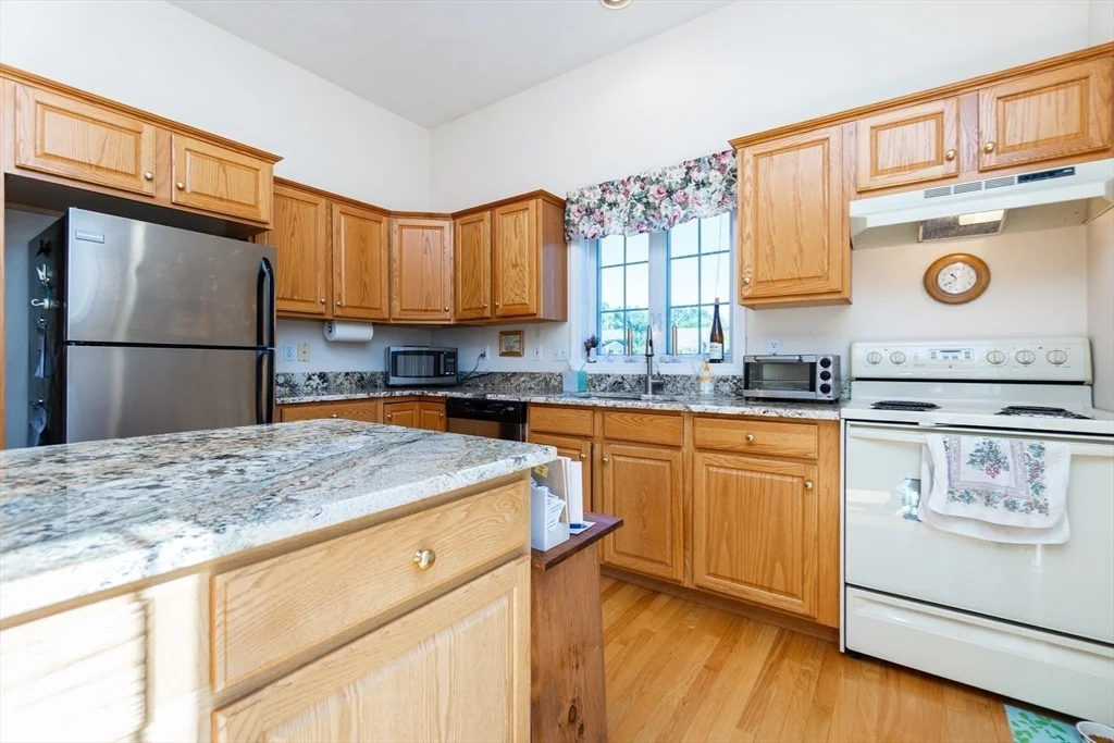 3 bed, 2 bath apartment for rent at 37 Augusta Way Unit 37, Chelmsford — photo 11 of 29