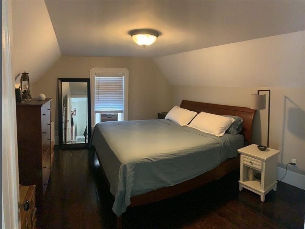 3 bed, 1 bath apartment for rent at 37 Baxter St Unit 2, Wyoming — photo 6 of 9