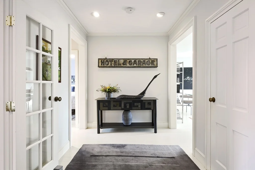 1 bed, 1 bath apartment for rent at 37 Beacon St Unit 51, Beacon Hill — photo 1 of 13