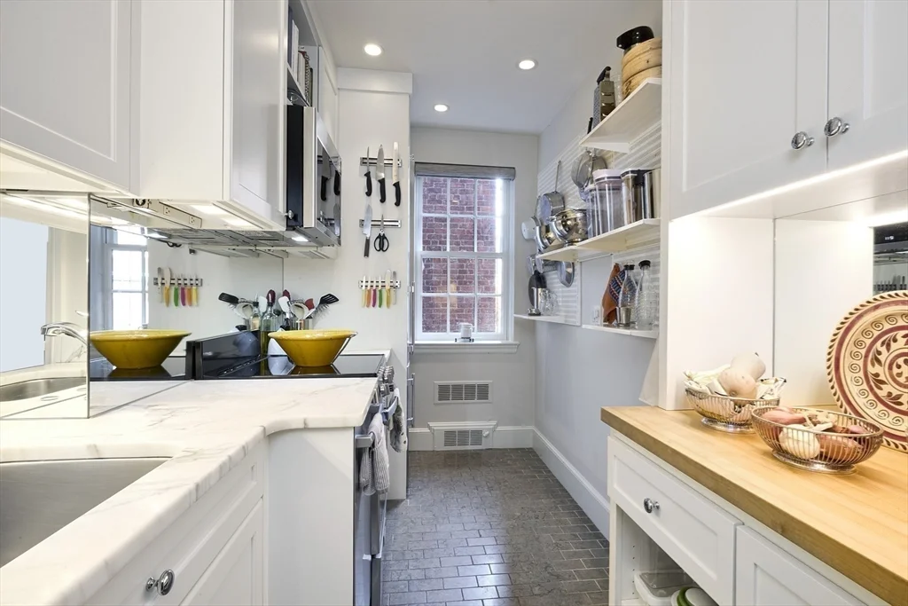 1 bed, 1 bath apartment for rent at 37 Beacon St Unit 51, Beacon Hill — photo 6 of 13
