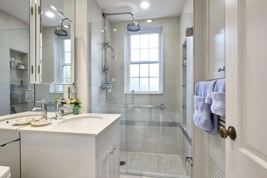 1 bed, 1 bath apartment for rent at 37 Beacon St Unit 51, Beacon Hill — photo 9 of 13