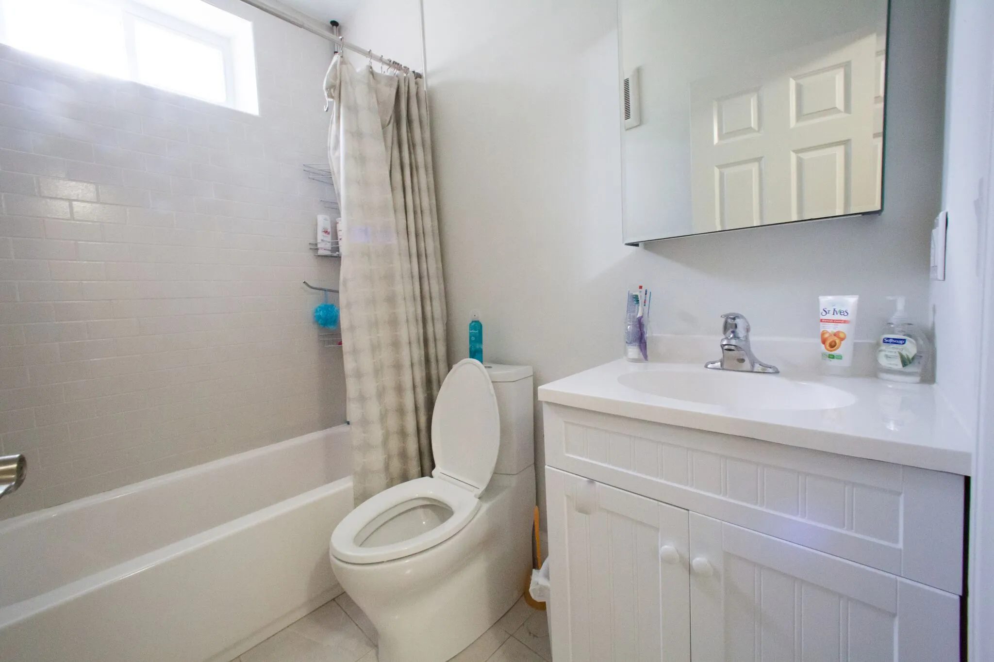 4 bed, 2 bath apartment for rent at 37 Beaconsfield Rd Unit 1, Aspinwall Hill — photo 15 of 17
