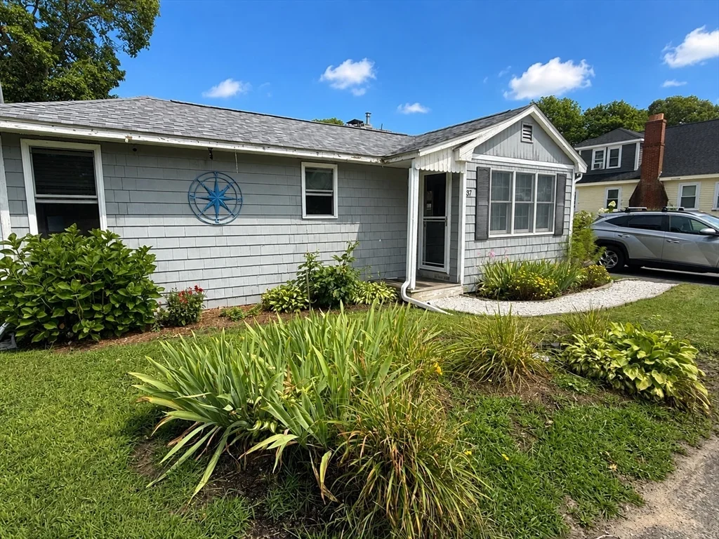 2 bed, 1 bath apartment for rent at 37 Beechwood Pl, Wareham