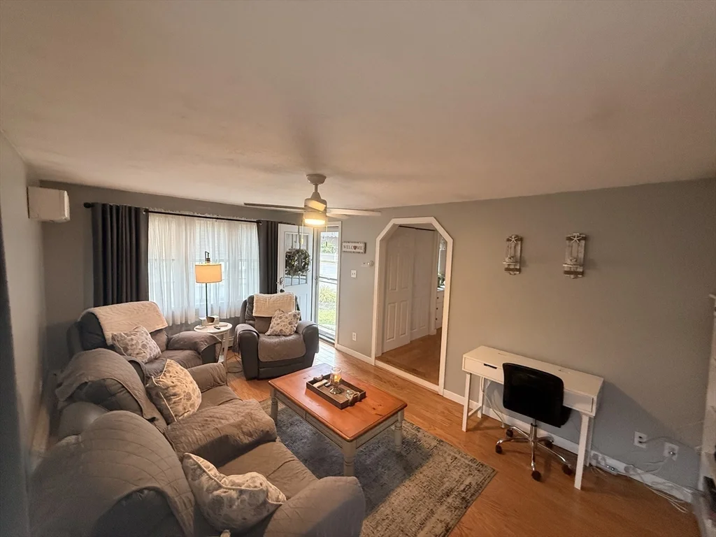 2 bed, 1 bath apartment for rent at 37 Beechwood Pl, Wareham — photo 3 of 22
