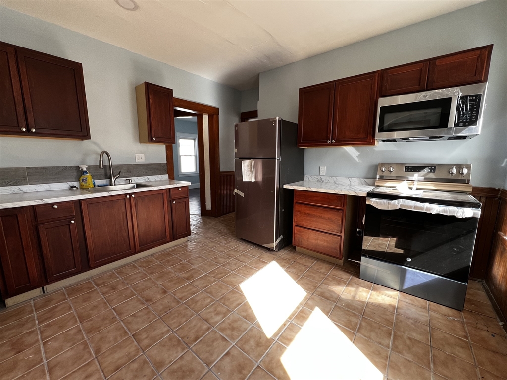 2 bed, 1 bath apartment for rent at 37 Bexley Rd Unit 2, Boston — photo 1 of 13