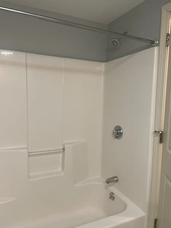 1 bed, 1 bath apartment for rent at 37 Blue Hill Ave Unit 1, Roxbury — photo 8 of 17