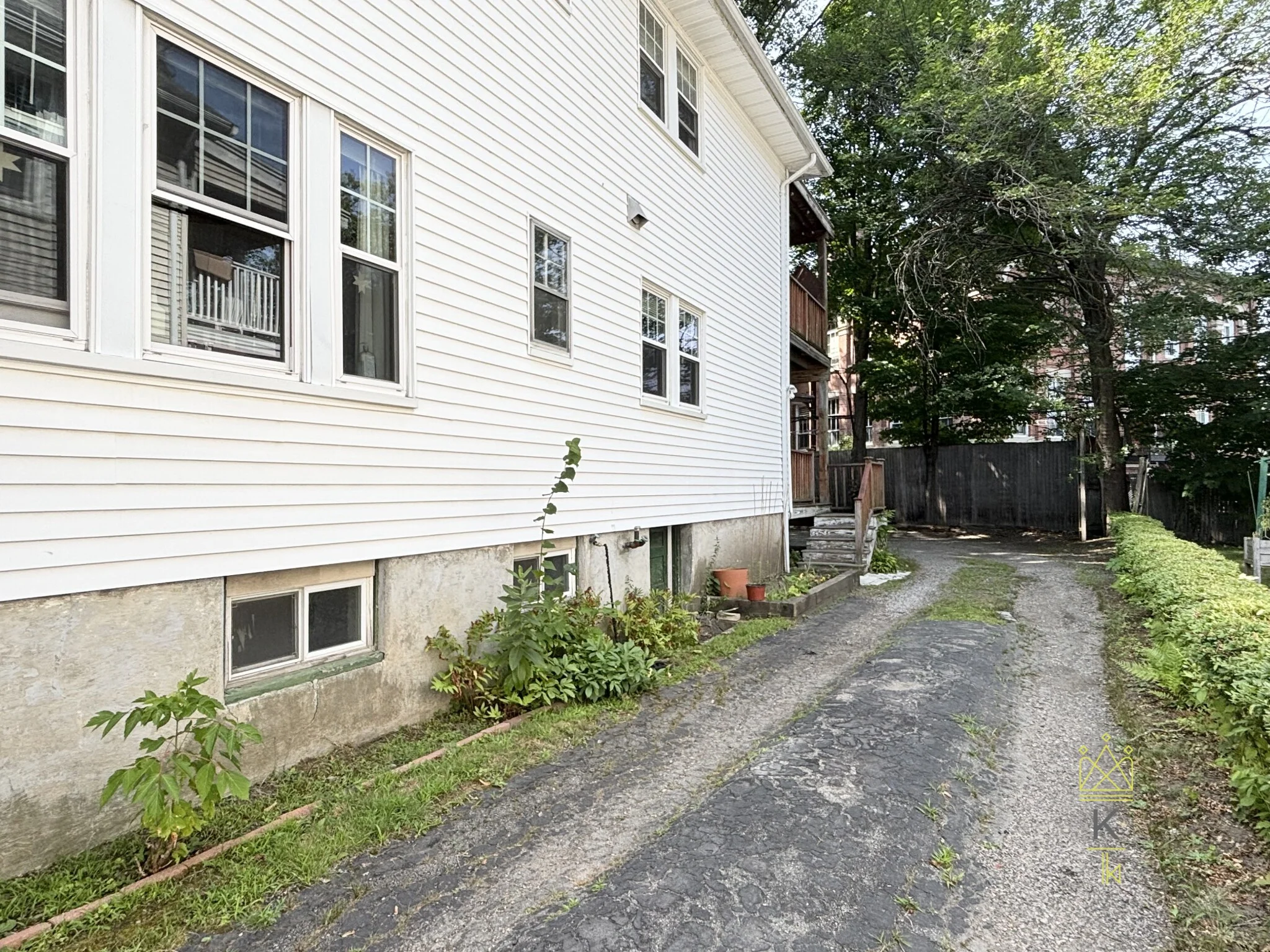 3 bed, 1 bath apartment for rent at 37 Brington Rd Unit 2, Brookline — photo 17 of 19