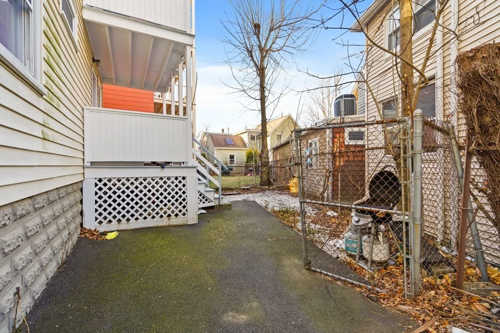 3 bed, 1 bath apartment for rent at 37 Calvin St Unit 2, Inman Square — photo 10 of 12