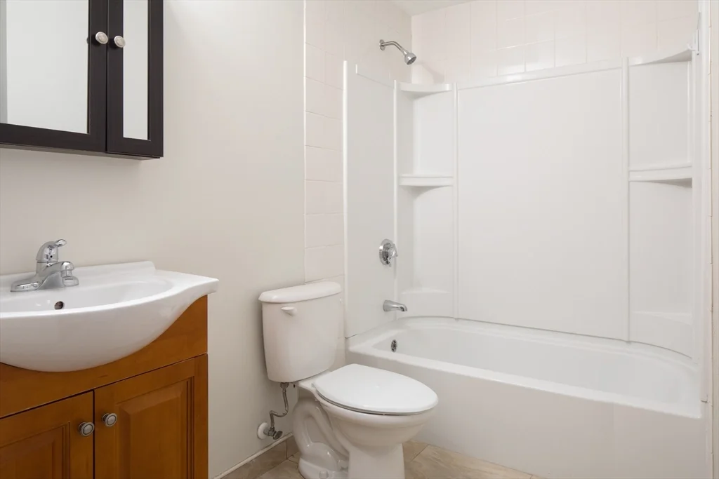 2 bed, 1 bath apartment for rent at 37 Chelsea St Unit 2b, East Boston — photo 10 of 11