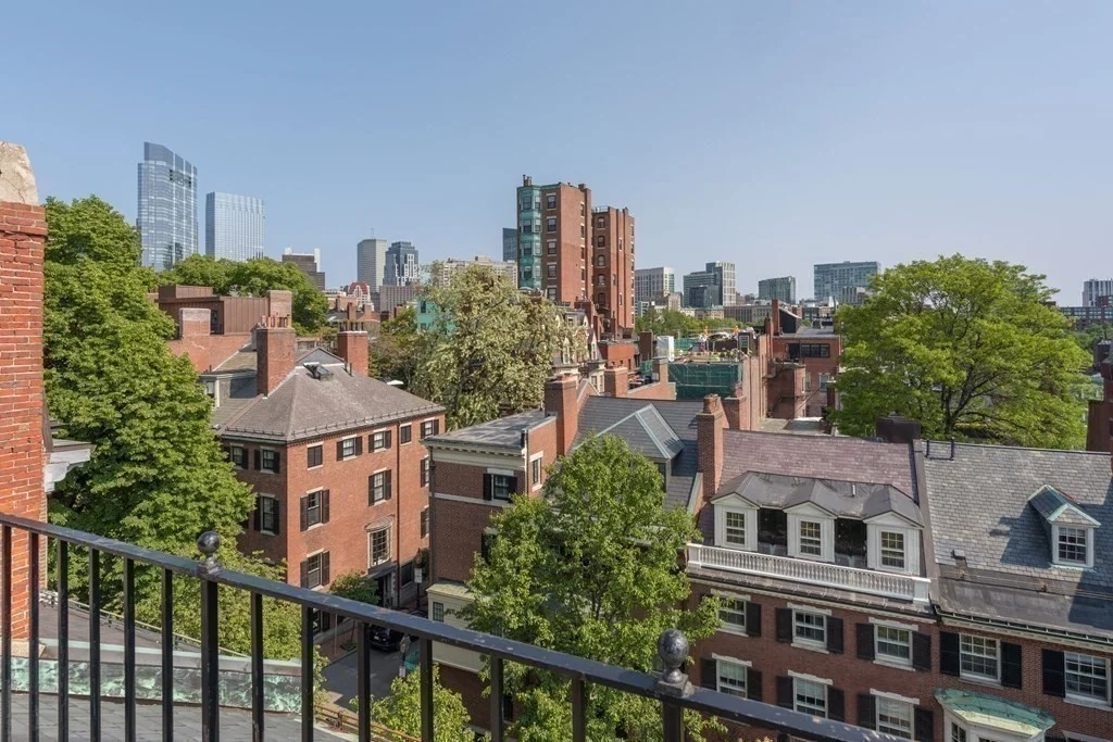 5 bed, 4+ bath apartment for rent at 37 Chestnut St, Beacon Hill — photo 20 of 24