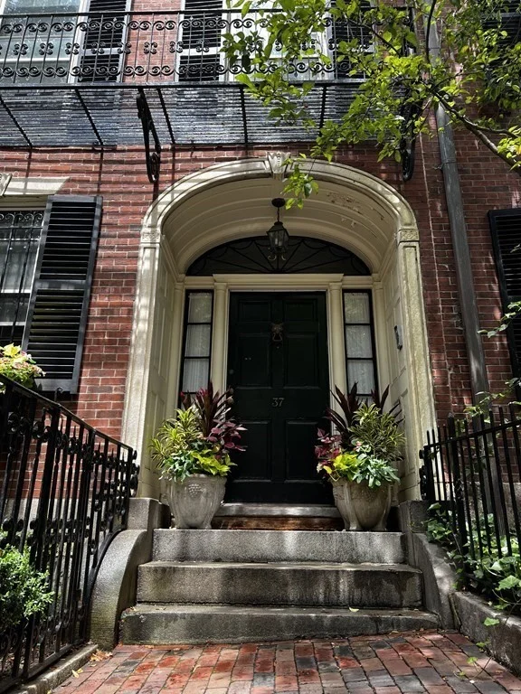 5 bed, 4+ bath apartment for rent at 37 Chestnut St, Beacon Hill — photo 23 of 24