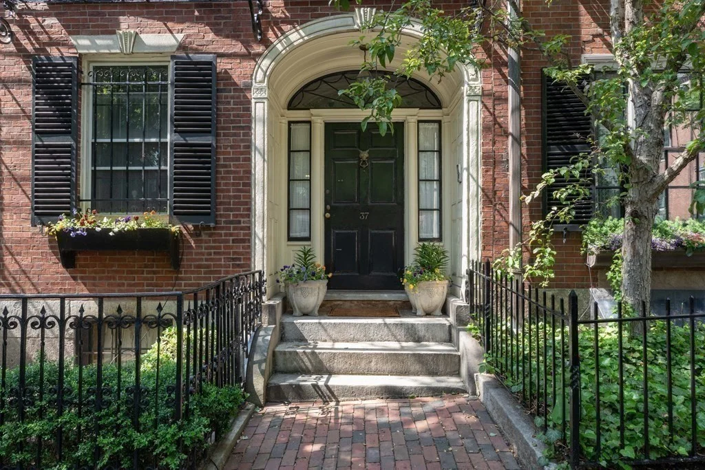 5 bed, 4+ bath apartment for rent at 37 Chestnut St Unit 1, Beacon Hill