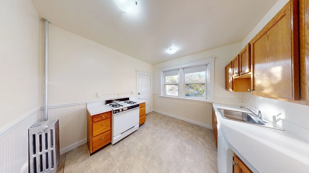 2 bed, 1 bath apartment for rent at 37 Claflin Rd Unit 1, Aspinwall Hill — photo 7 of 13