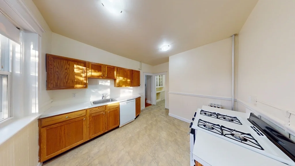 2 bed, 1 bath apartment for rent at 37 Claflin Rd Unit 1, Aspinwall Hill — photo 8 of 13