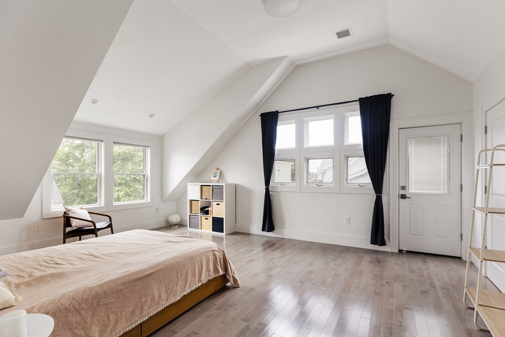 4 bed, 3 bath apartment for rent at 37 Claremon St Unit 37, Davis Square — photo 20 of 31