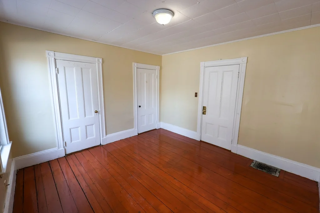3 bed, 1 bath apartment for rent at 37 Clarkson St Unit 1, Dorchester — photo 4 of 7