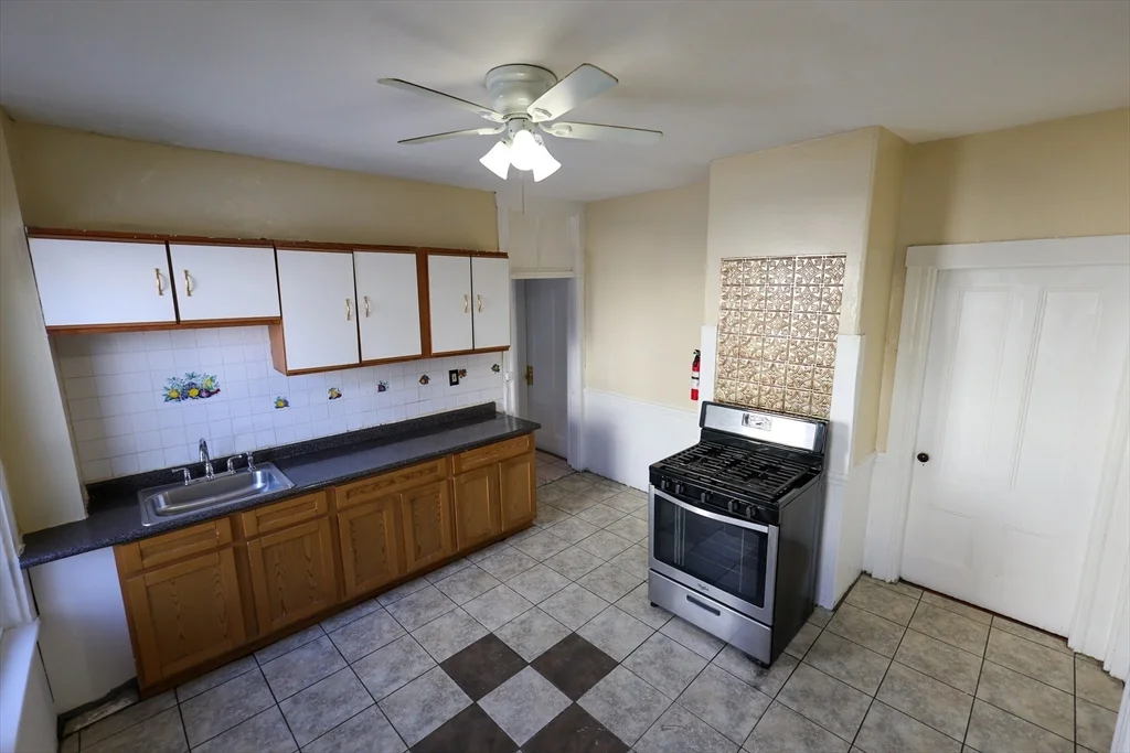 3 bed, 1 bath apartment for rent at 37 Clarkson St Unit 1, Dorchester — photo 1 of 7